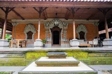 Ubud Hotel & Cottages