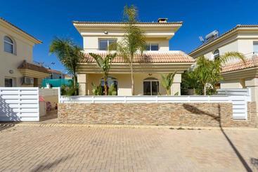 관광객 아파트 Villa Ariel