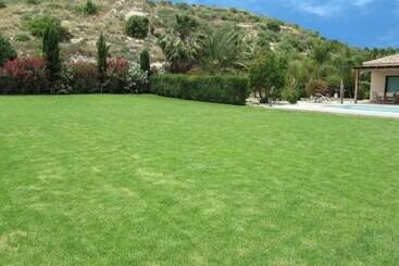 ツーリストアパートメント Vineland Perigiali Villa