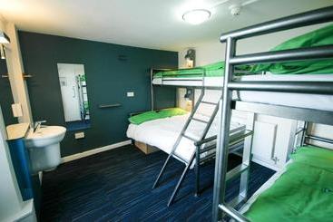 Hostel Yha Poppit Sands