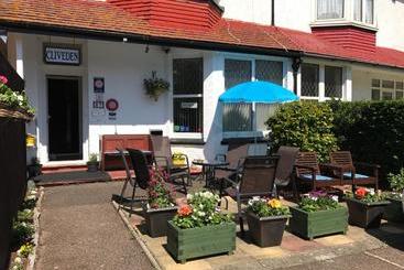 تختخواب و صبحانه Cliveden Guest House