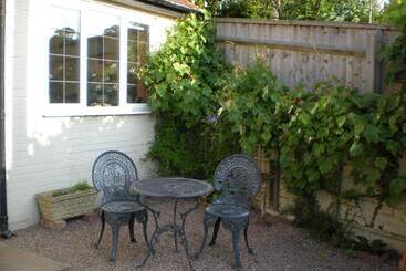 مبيت وإفطار Hillside Cottage