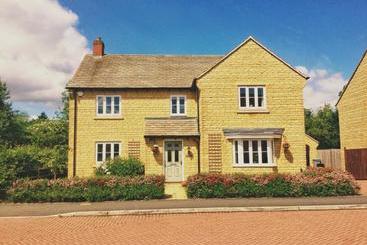 مبيت وإفطار Moon House