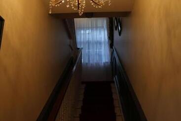 צימר Number 8 The Townhouse