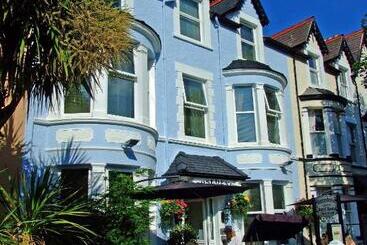 مبيت وإفطار The Rosedene