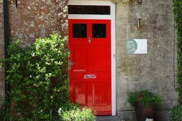 Bed and Breakfast Three Ivy Cross