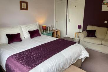 Blackburn Villa B&b