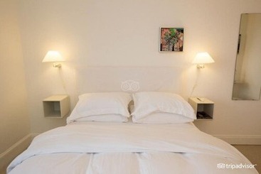 בית מלון כפרי Hillside