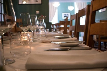 בית מלון כפרי The Capon Tree Town House