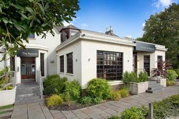 Отель The Parkville