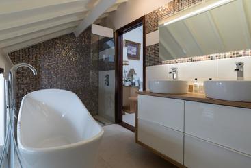 Summerhouse Bed & Breakfast