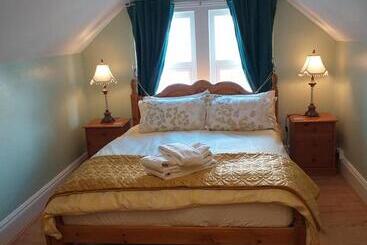 تختخواب و صبحانه Beaches Guesthouse