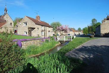 민박 Carlton Lodge