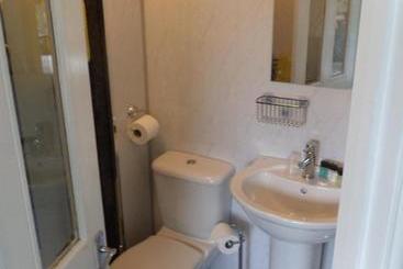 تختخواب و صبحانه Cook S Quarters