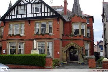 Bed and Breakfast Crickleigh House