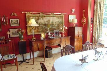 تختخواب و صبحانه Holywell House