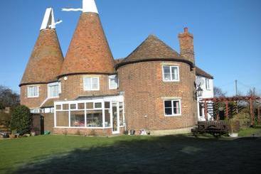 مبيت وإفطار Manor Farm Oast