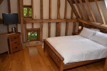 مبيت وإفطار Sabine Barn