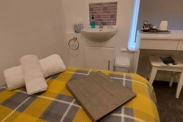 민박 Squirrel Lodge