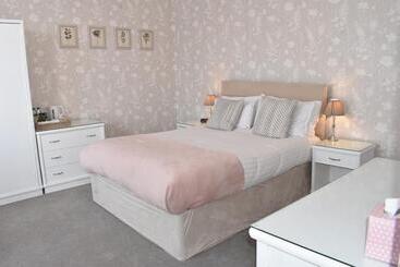 مبيت وإفطار The Castleton