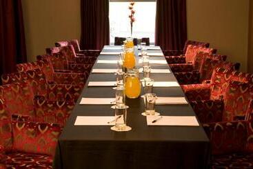 مبيت وإفطار Wharton Park Golf & Country Club