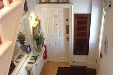 تختخواب و صبحانه Woodbine Guest Accommodation