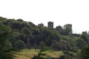 Castle Green Bed And Breakfast