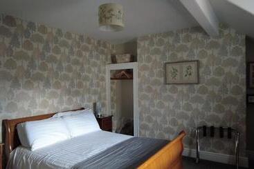 Colbourn Bed And Breakfast