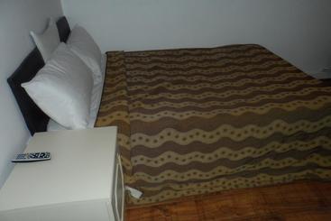 Отель Goddis Lodge