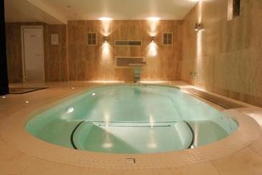 ホテル Royal York & Faulkner