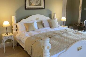Lodge Farm Bed & Breakfast