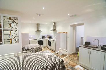 הוסטל Portrush Townhouse