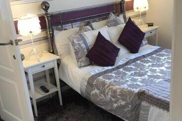 Three Bridges Bed & Breakfast