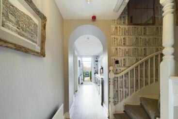 Thropton Demesne Farmhouse B&b