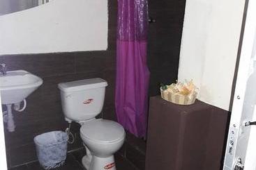 هاستل The Backpacker Hostal