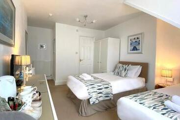 مبيت وإفطار Chilterns Guest House