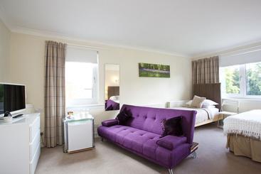 تختخواب و صبحانه Pitcullen Guest House