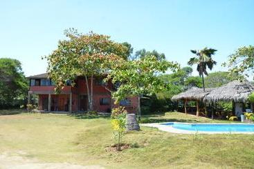 Casa Roja Hostel