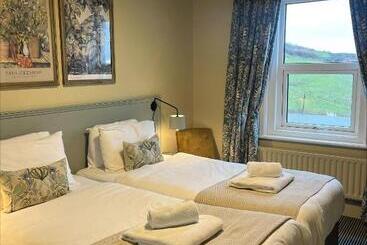 ホテル Eype S Mouth Country