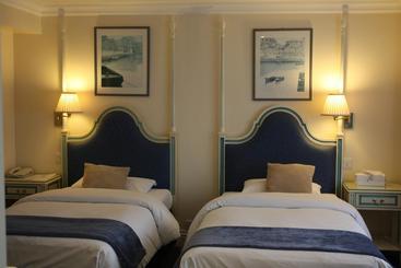 هتل Richmond Inn