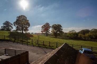 בית מלון כפרי The Beacon & Railway