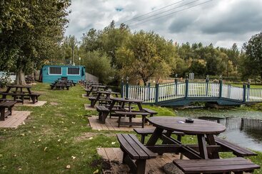 בית מלון כפרי The George Inn