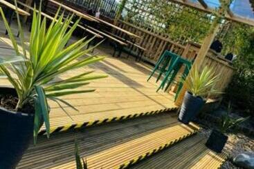 בית מלון כפרי The Hand