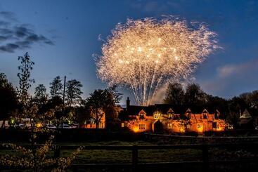 בית מלון כפרי Wild Thyme & Honey