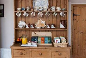 Larkrise Cottage Bed And Breakfast