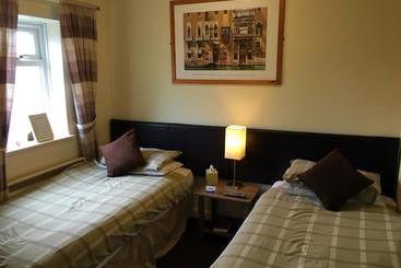 Redbeck Motel