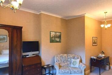 The Forest Country House B&b