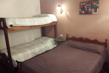 ユースホステル Hostal Rustyk