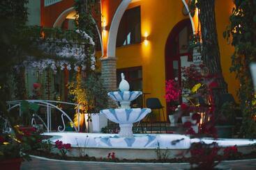 בית מלון כפרי Mali I Robit