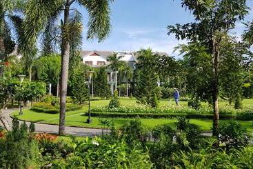 Carmelina Beach Resort Ho Tram